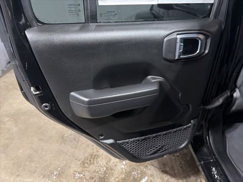 Used 2023 Jeep Wrangler Sport S image 12