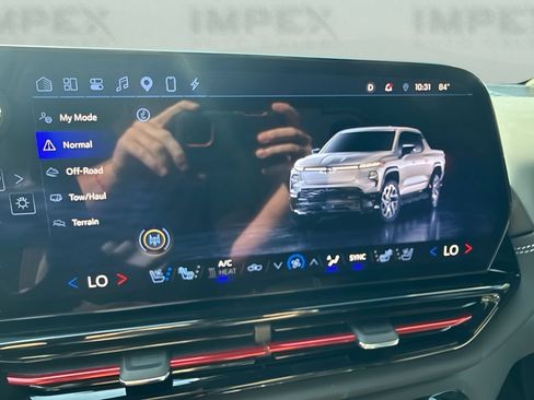 Used 2026 Chevrolet Silverado EV Trail Boss AWD/4WD image 25