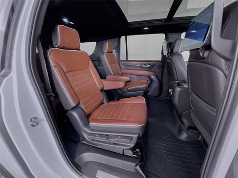 Used 2023 GMC Yukon XL Denali Ultimate image 34