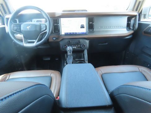 Used 2024 Ford Bronco Outer Banks AWD/4WD image 21
