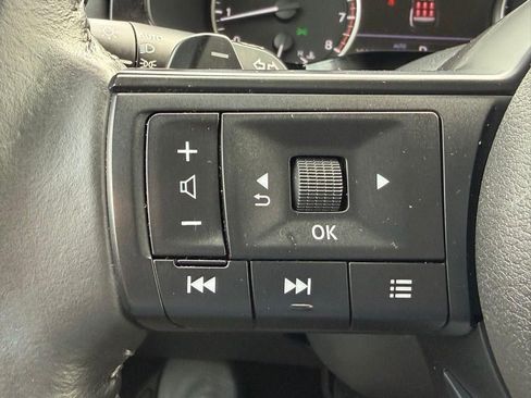 Used 2025 Nissan Pathfinder SV image 20