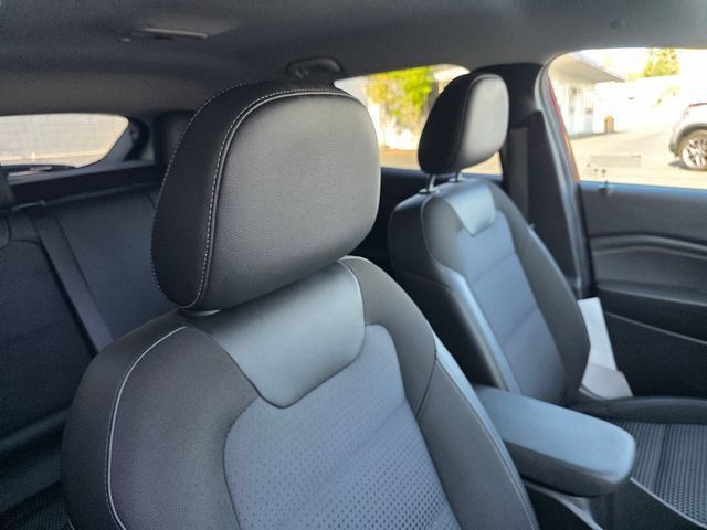 Used 2025 Chevrolet Trax LT FWD image 17