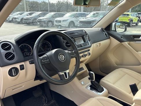 Used 2013 Volkswagen Tiguan SEL image 6