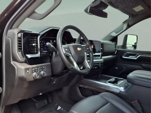 Certified 2024 Chevrolet Silverado 2500 LTZ w/ LTZ Convenience Package AWD/4WD image 17