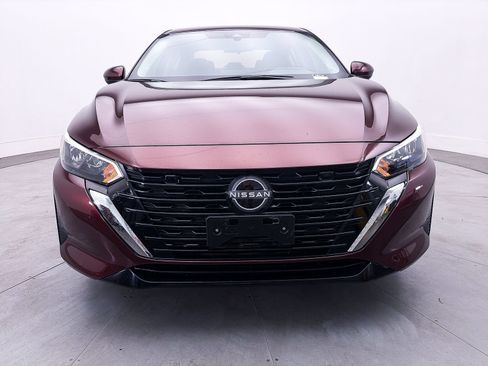 Used 2024 Nissan Sentra SV FWD image 11