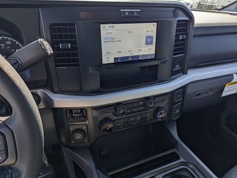New 2026 Ford F250 XLT w/ FX4 Off-Road Package AWD/4WD image 11