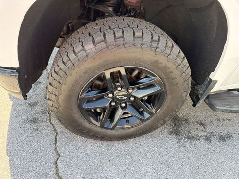 Used 2021 Chevrolet Silverado 1500 LT Trail Boss image 11