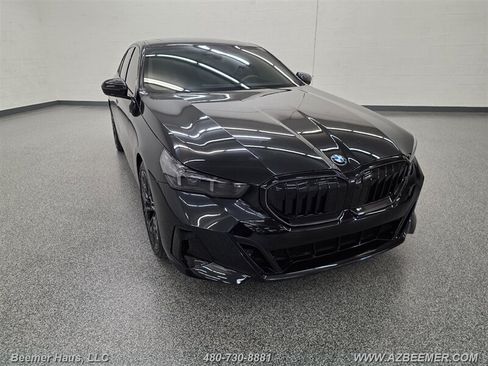 Used 2026 BMW 530i w/ M Sport Package RWD image 10
