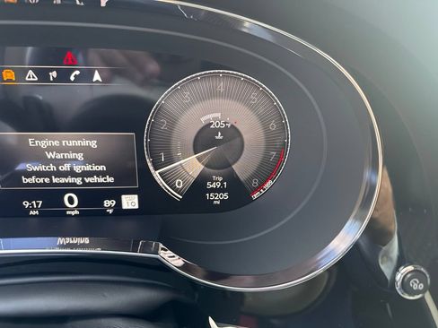 Used 2022 Bentley Bentayga AWD/4WD image 3