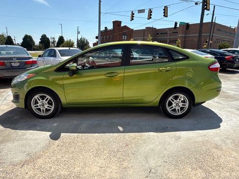 Used 2018 Ford Fiesta SE image 7