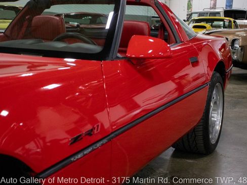 Used 1990 Chevrolet Corvette ZR-1 RWD image 22