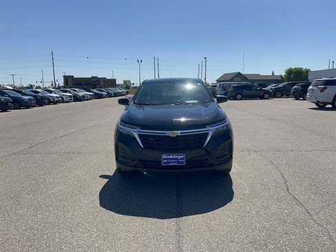 Used 2023 Chevrolet Equinox LS w/ LS Convenience Package AWD/4WD image 7