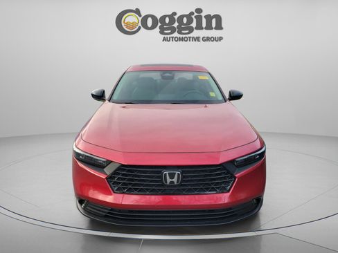 Used 2025 Honda Accord SE image 2