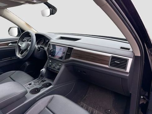 Used 2021 Volkswagen Atlas SE image 12