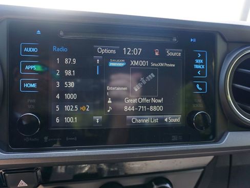 Used 2017 Toyota Tacoma TRD Sport w/ Tow Package image 10