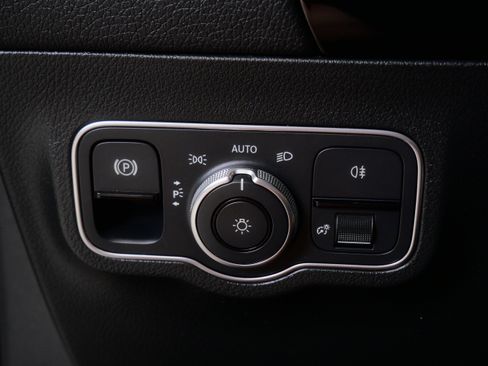 Certified 2022 Mercedes-Benz GLA 250 4MATIC image 24