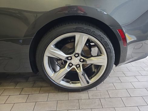 Used 2017 Chevrolet Camaro LT image 33