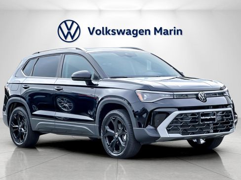 New 2026 Volkswagen Taos SEL image 7