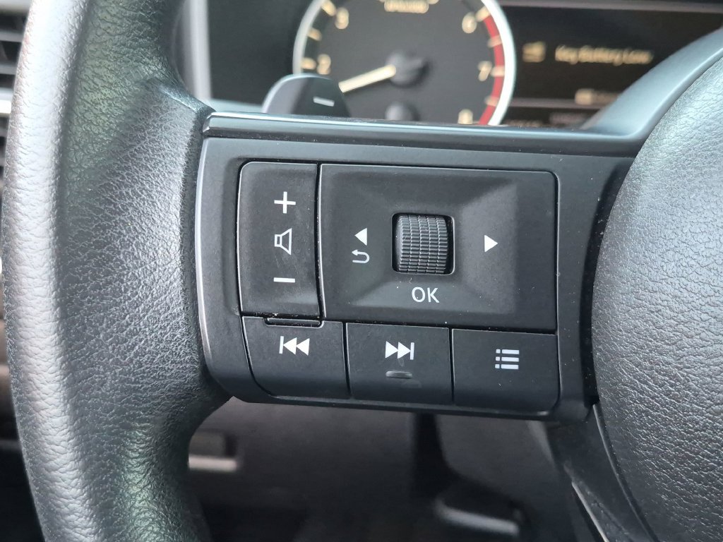 Used 2023 Nissan Rogue S FWD image 20