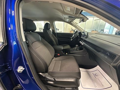 Used 2024 Honda CR-V LX image 19