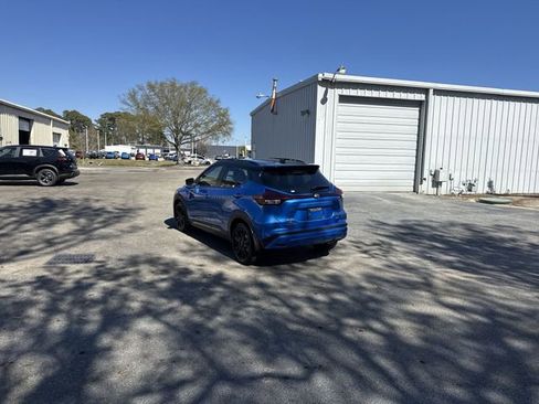 Used 2023 Nissan Kicks SR w/ SR Premium Package image 7