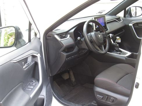 Certified 2025 Toyota RAV4 SE w/ Weather & Moonroof Package AWD/4WD image 10