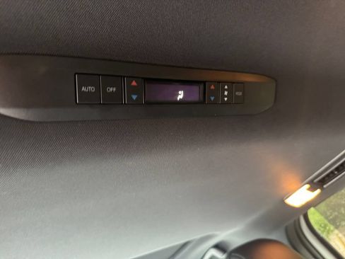 Used 2025 Toyota Sienna Limited AWD/4WD image 20