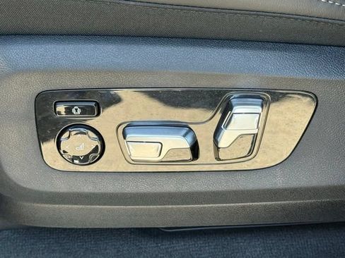 Used 2026 BMW X7 xDrive40i w/ Premium Package AWD/4WD image 21