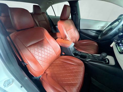Used 2025 Toyota Corolla LE FWD image 29
