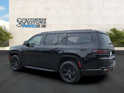 Used 2025 Jeep Wagoneer Series II w/ Convenience Group I AWD/4WD image 3