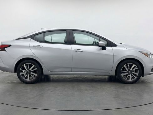 Used 2025 Nissan Versa SV image 11