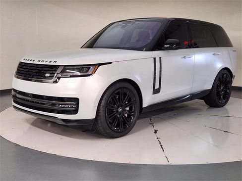 Used 2023 Land Rover Range Rover SE image 1