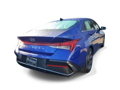 Used 2025 Hyundai Elantra SEL FWD image 4