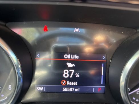Used 2022 Buick Encore GX Preferred w/ Sport Touring Package FWD image 15