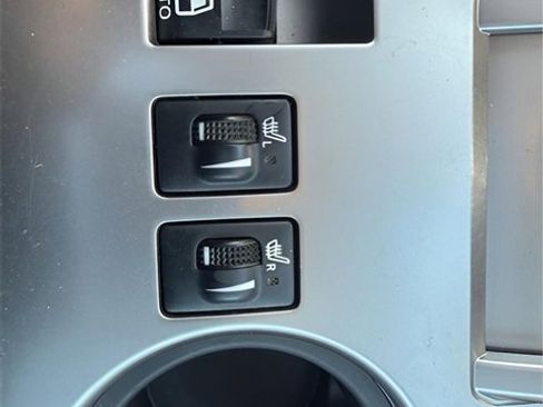 Used 2018 Toyota 4Runner SR5 Premium image 17