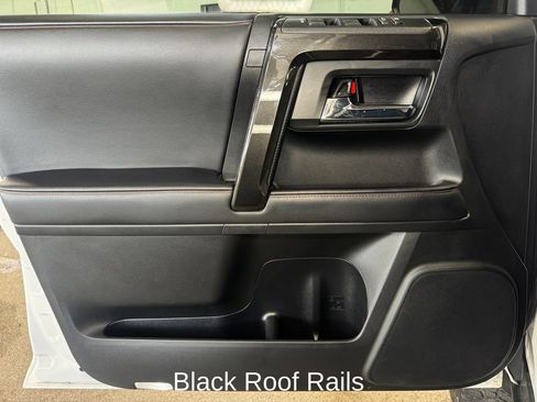 Used 2020 Toyota 4Runner TRD Off-Road Premium w/ Moonroof Package AWD/4WD image 10