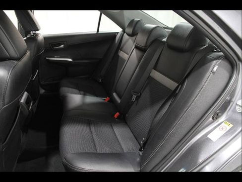 Used 2013 Toyota Camry SE image 18