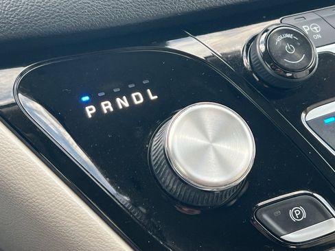 Used 2020 Chrysler Pacifica Touring-L Plus w/ Tire & Wheel Group image 23