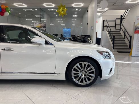 Used 2015 Lexus LS 460 w/ Comfort Package RWD image 9