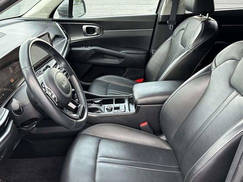 Used 2024 Kia Sorento S FWD image 9