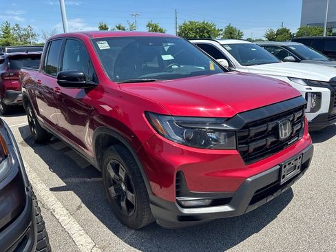 Used 2025 Honda Ridgeline Black Edition image 3
