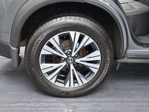 Used 2021 Nissan Rogue SV w/ Premium Package FWD image 32