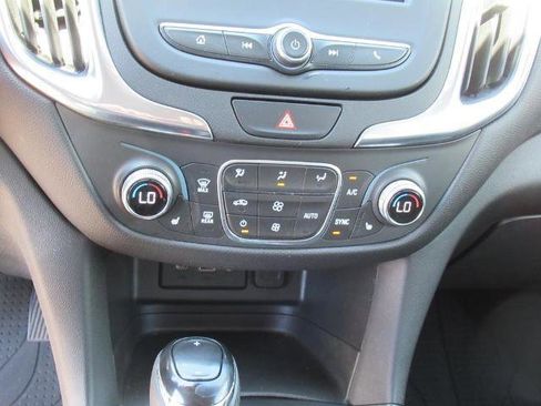Used 2020 Chevrolet Equinox LT image 25