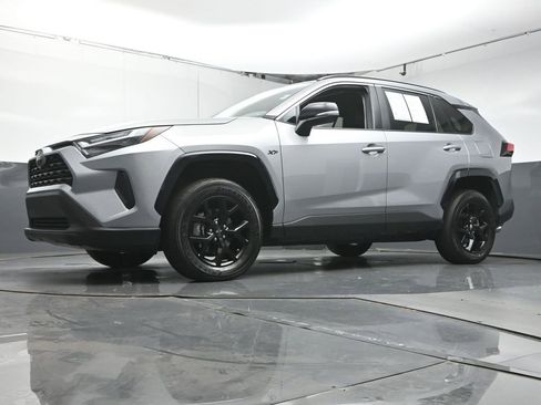 Used 2022 Toyota RAV4 XLE image 34