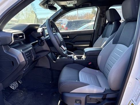 Used 2025 Toyota Tacoma TRD Sport image 8