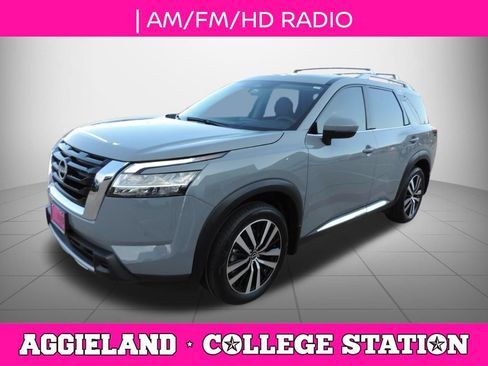 Used 2024 Nissan Pathfinder Platinum FWD image 8