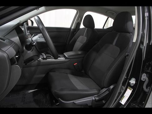 Used 2024 Nissan Sentra SV FWD image 5