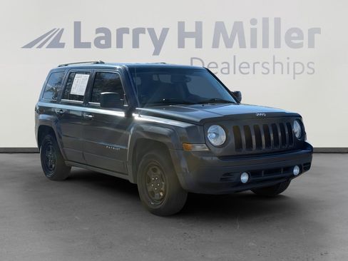 Used 2016 Jeep Patriot Sport w/ Power Value Group image 9