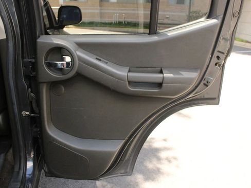 Used 2012 Nissan Xterra PRO-4X w/ Pro-4x Leather Pkg AWD/4WD image 23