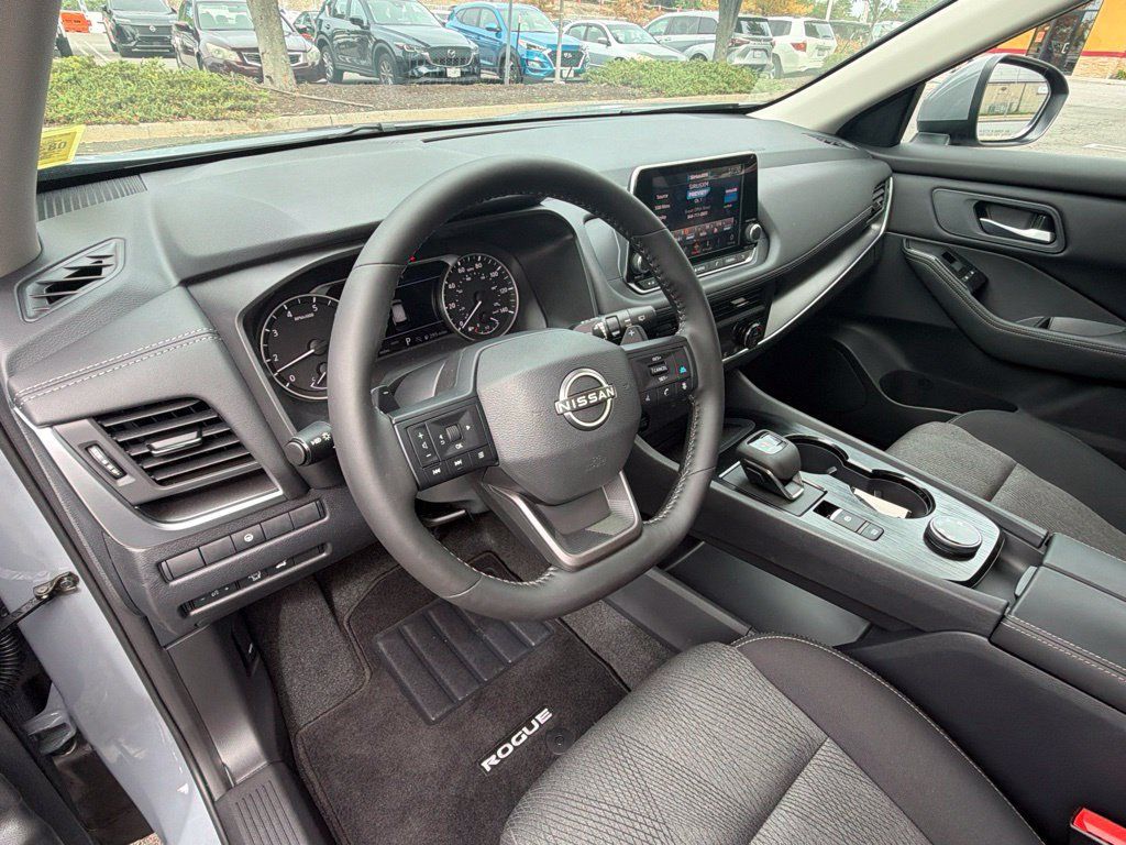 Used 2026 Nissan Rogue SV w/ Cold Weather Package AWD/4WD image 11